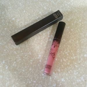 Kylie Cosmetics Makeup - Kylie Lipstick Twenty Kylie Cosmetics Makeup - Kylie Lipstick Twenty